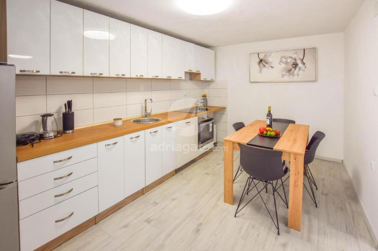 Suite Apartment Toni Poljana  Εξωτερικό φωτογραφία